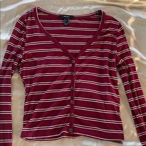 maroon longsleeve shirt that’s barely been worn